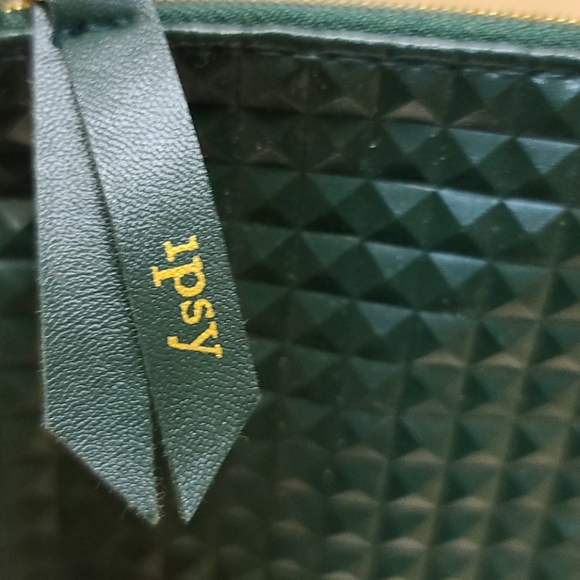 Ipsy Green Textured Makeup Bag - Picture 3 of 4